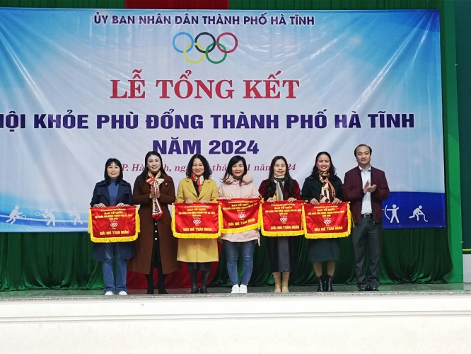 NIỀM VUI TRONG HỘI KHỎE PHÙ ĐỔNG CẤP THÀNH PHỐ CỦA TRƯỜNG TIỂU HỌC BẮC HÀ.