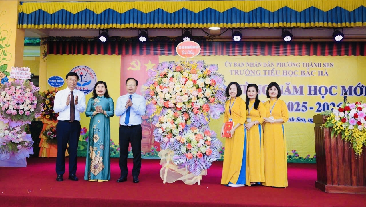 TRƯỜNG  TIỂU HỌC BẮC HÀ TÔT CHỨC LỄ KHAI GIẢNG NĂM HỌC 2025 - 2026