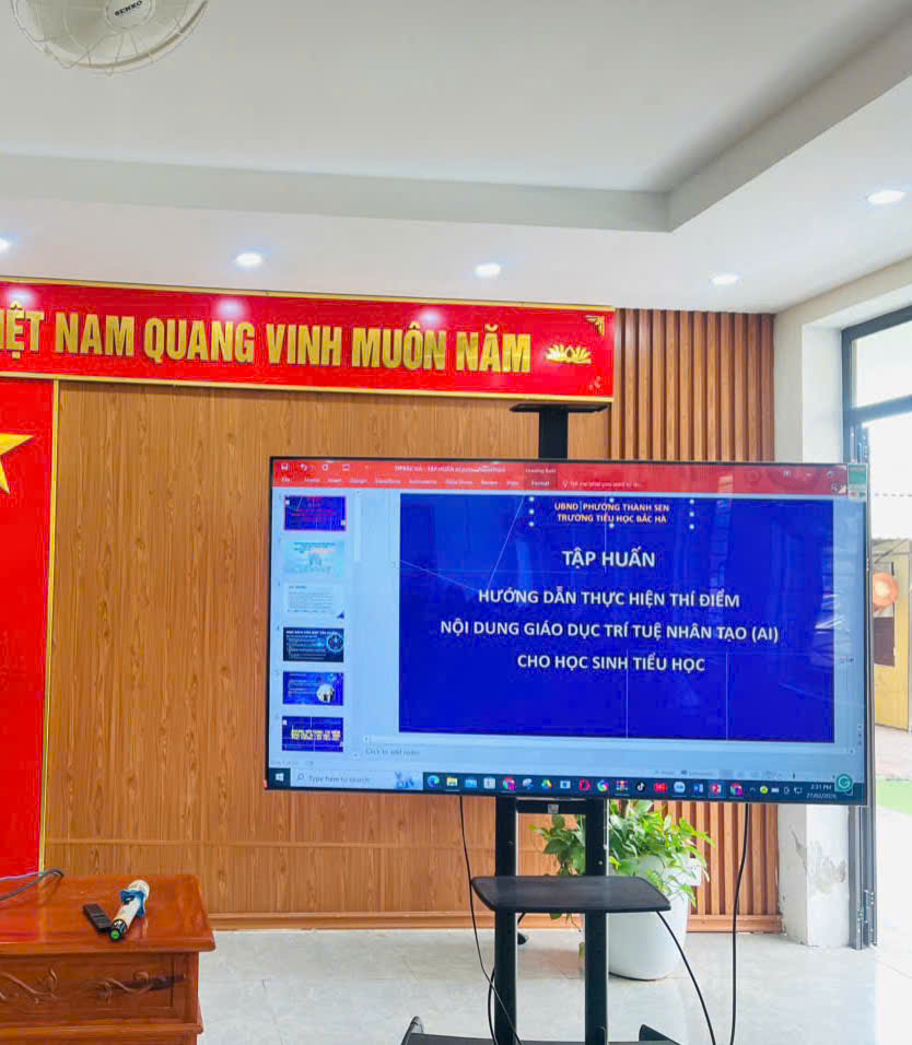 TRƯỜNG TIỂU HỌC BẮC HÀ TỔ CHỨC TẬP HUẤN VÀ DẠY THỂ NGHIỆM THÍ ĐIỂM NỘI DUNG GIÁO DỤC TRÍ TUỆ NHÂN TẠO (AI)